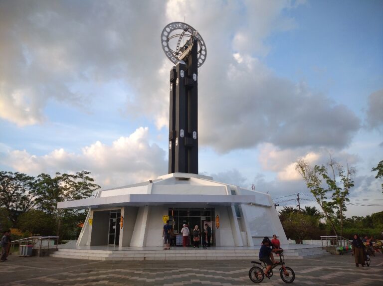 Tugu Khatulistiwa